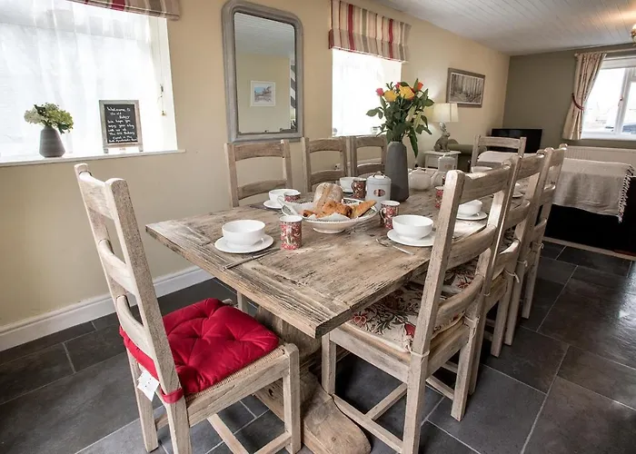Newly Renovated Old Bakery House In Bath, 3 Bedroom, Free Parking